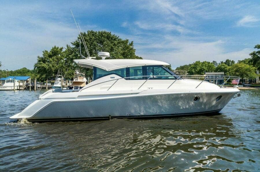 2023 Tiara Yachts 39 Coupe