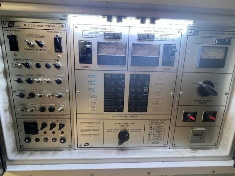 1989 Trojan 12M Motor Yacht