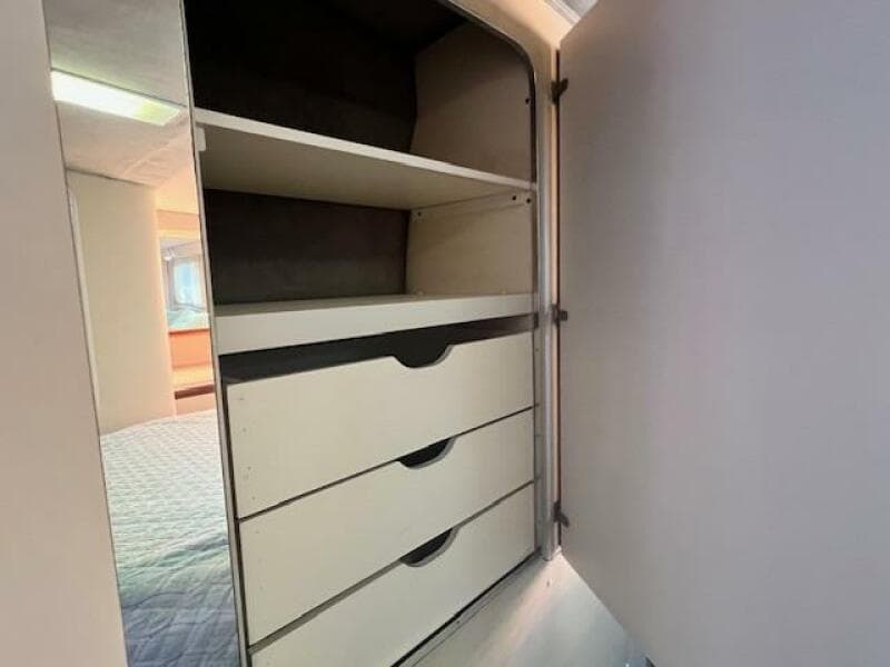 1989 Trojan 12M Motor Yacht