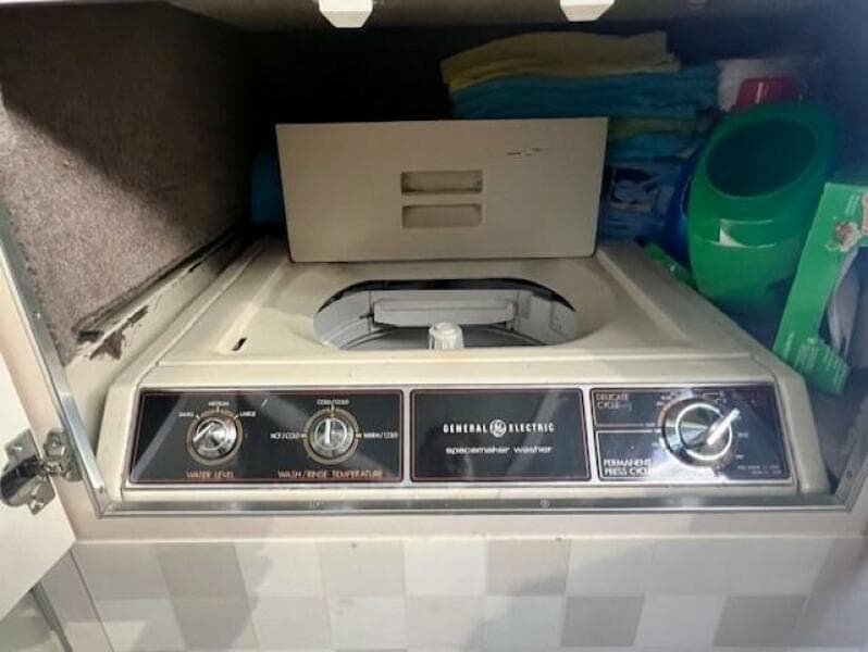 1989 Trojan 12M Motor Yacht