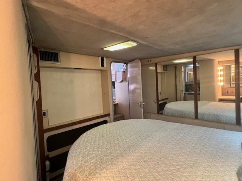 1989 Trojan 12M Motor Yacht