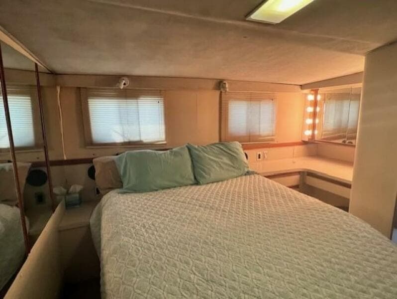 1989 Trojan 12M Motor Yacht