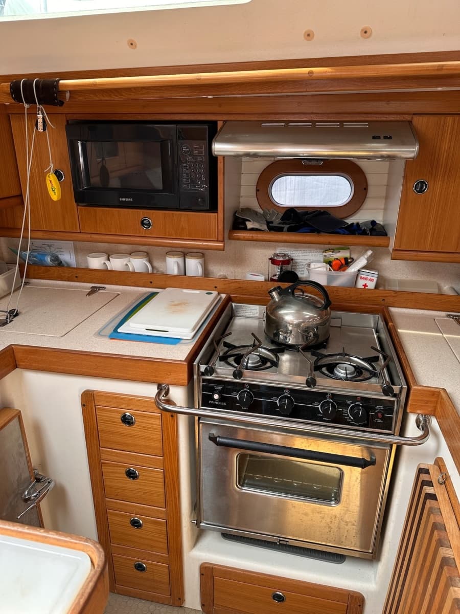 2002 Catalina 470