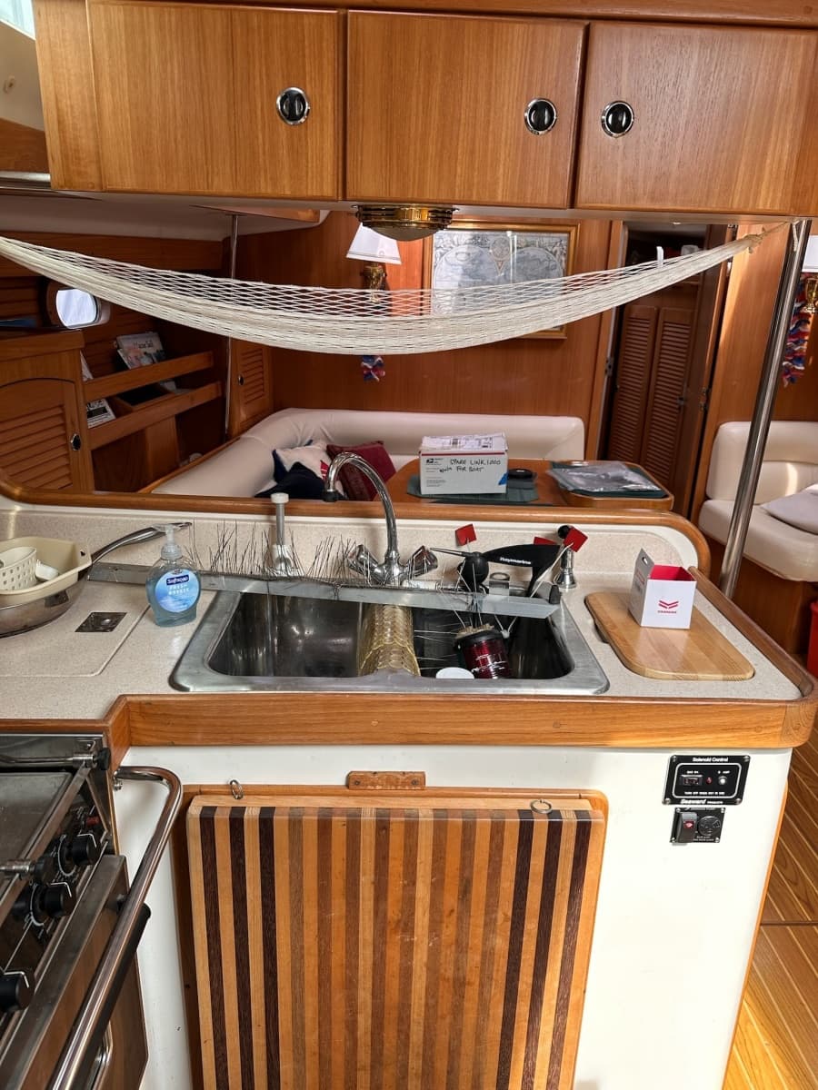 2002 Catalina 470