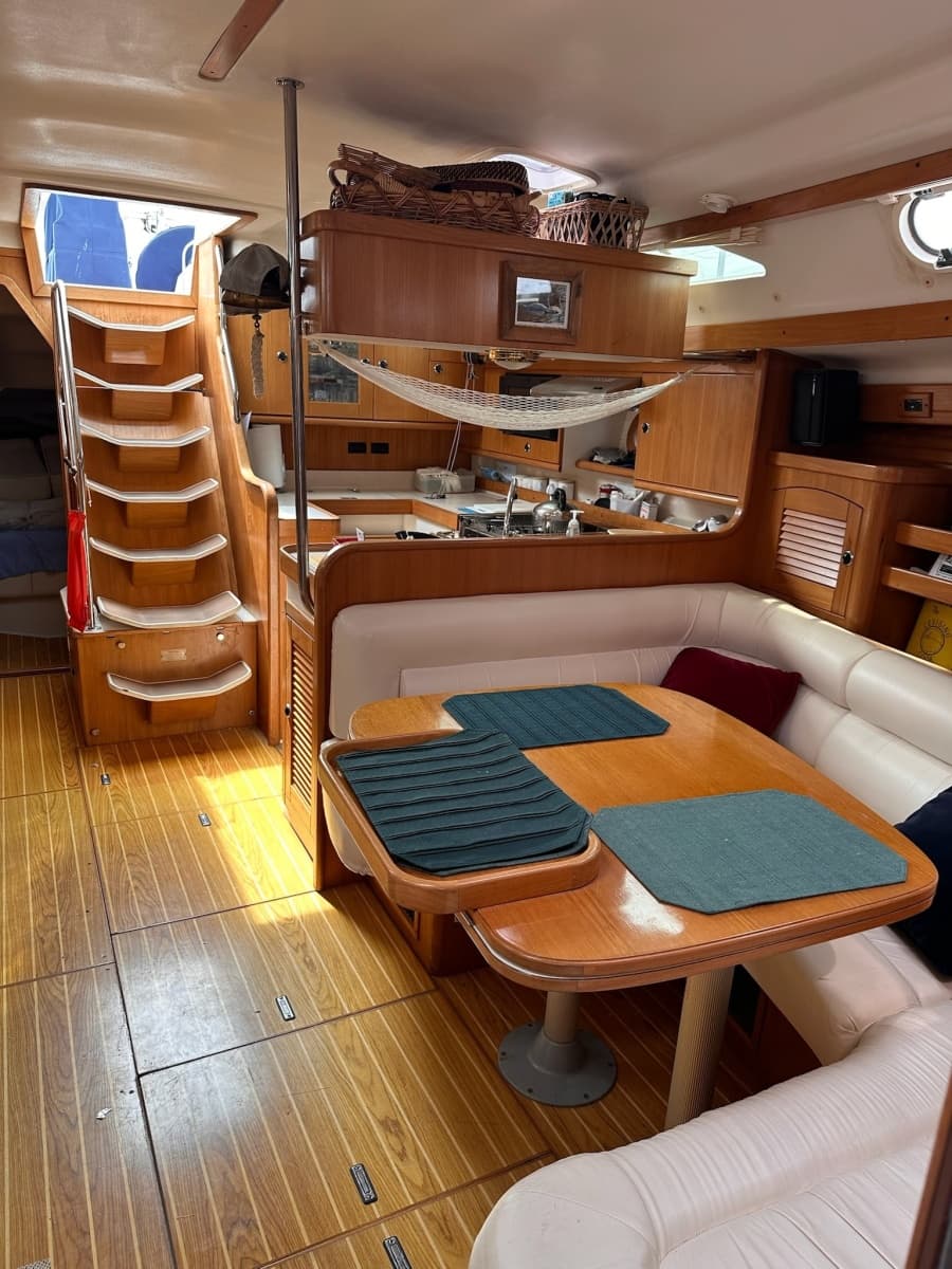 2002 Catalina 470