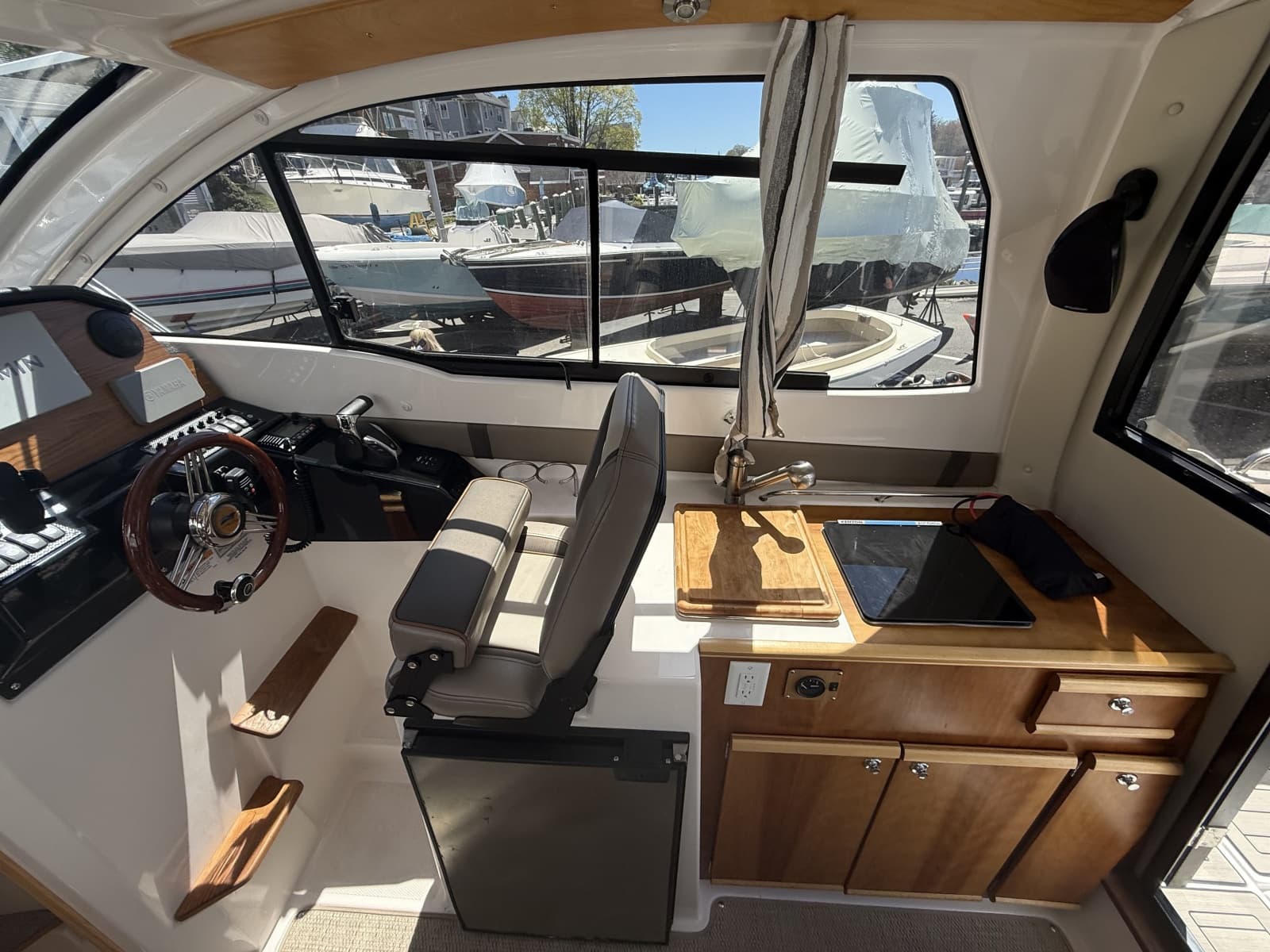 2022 Cutwater C-24 - Photo 26