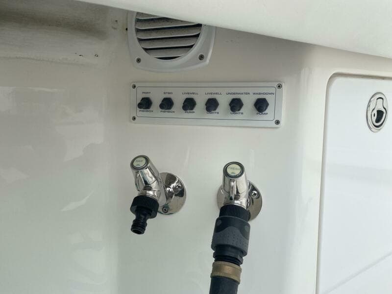 2006 Cabo 40 Express - BUZZ CATCHER