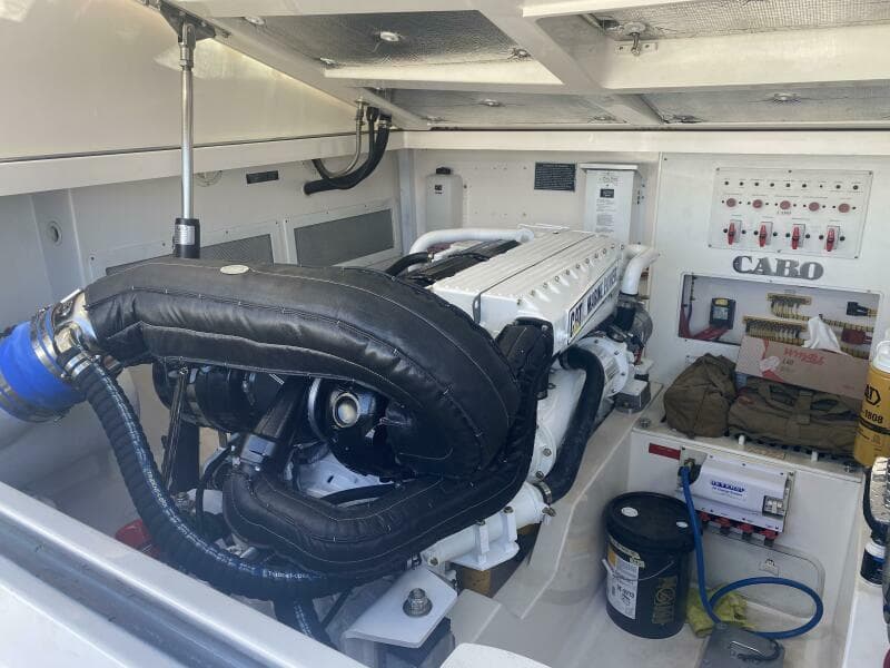 2006 Cabo 40 Express - BUZZ CATCHER