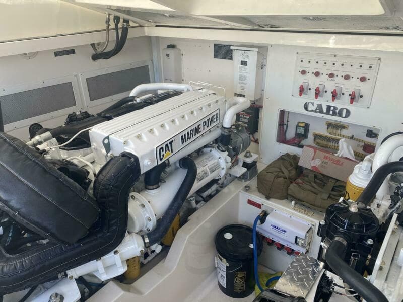 2006 Cabo 40 Express - BUZZ CATCHER