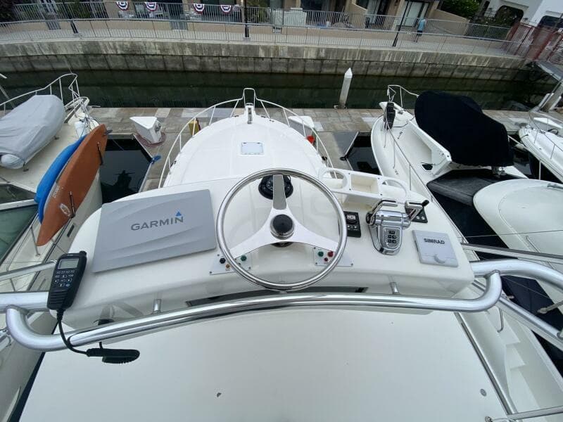 2006 Cabo 40 Express - BUZZ CATCHER