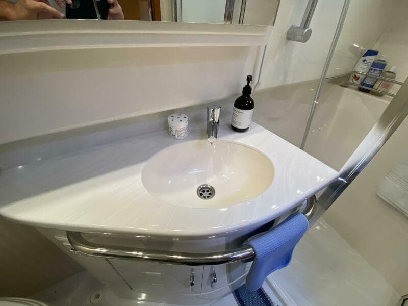 2006 Cabo 40 Express - BUZZ CATCHER