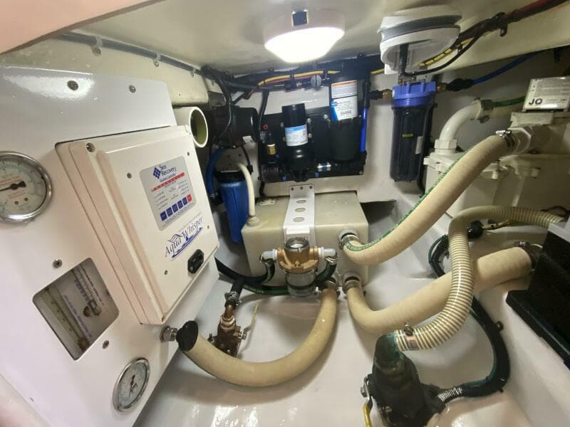 2006 Cabo 40 Express - BUZZ CATCHER