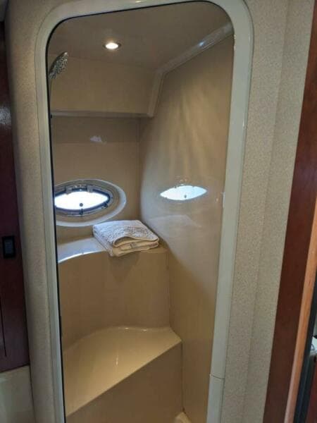 2003 Cruisers Yachts 3970