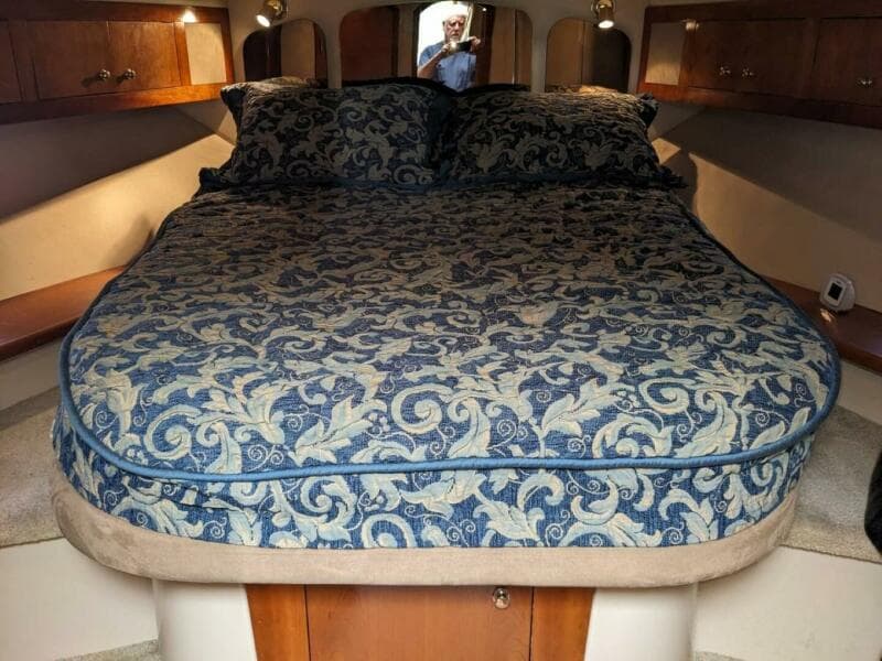 2003 Cruisers Yachts 3970