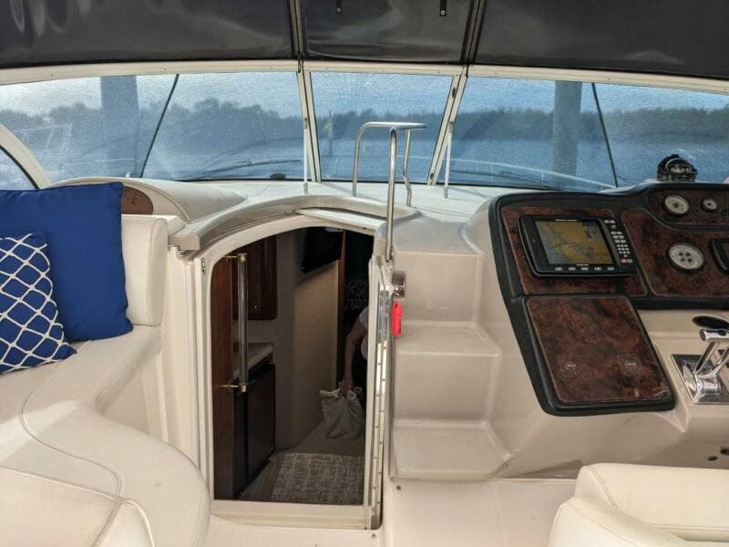 2003 Cruisers Yachts 3970