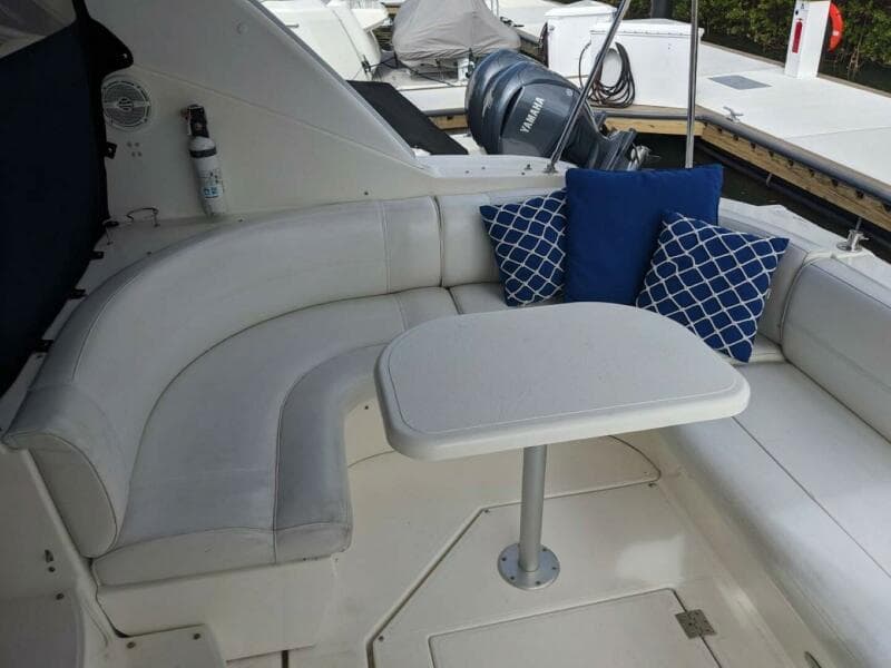 2003 Cruisers Yachts 3970