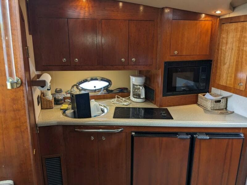 2003 Cruisers Yachts 3970