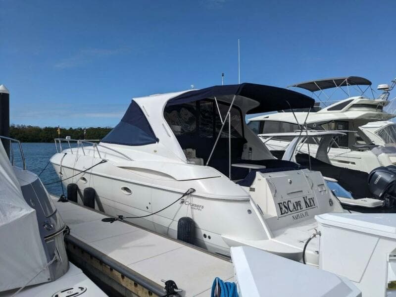 2003 Cruisers Yachts 3970
