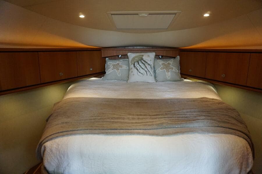 2007 39 Tiara Yachts 3900 Sovran The Pearl Master Stateroom (1)