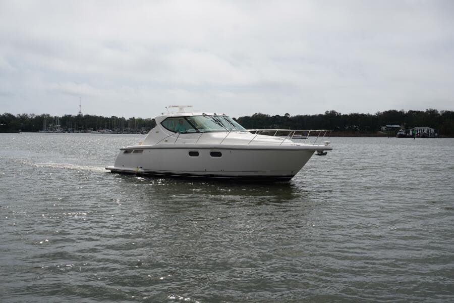 2007 39 Tiara Yachts 3900 Sovran The Pearl Starboard Profile