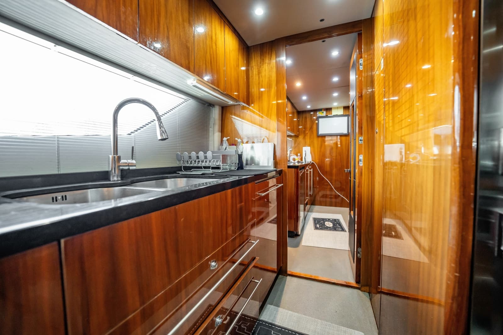 2010 Sunseeker 34 Metre Yacht