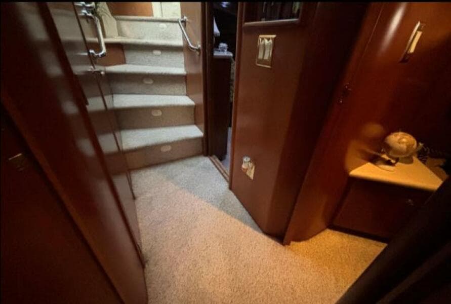 1998 Carver 530 Voyager