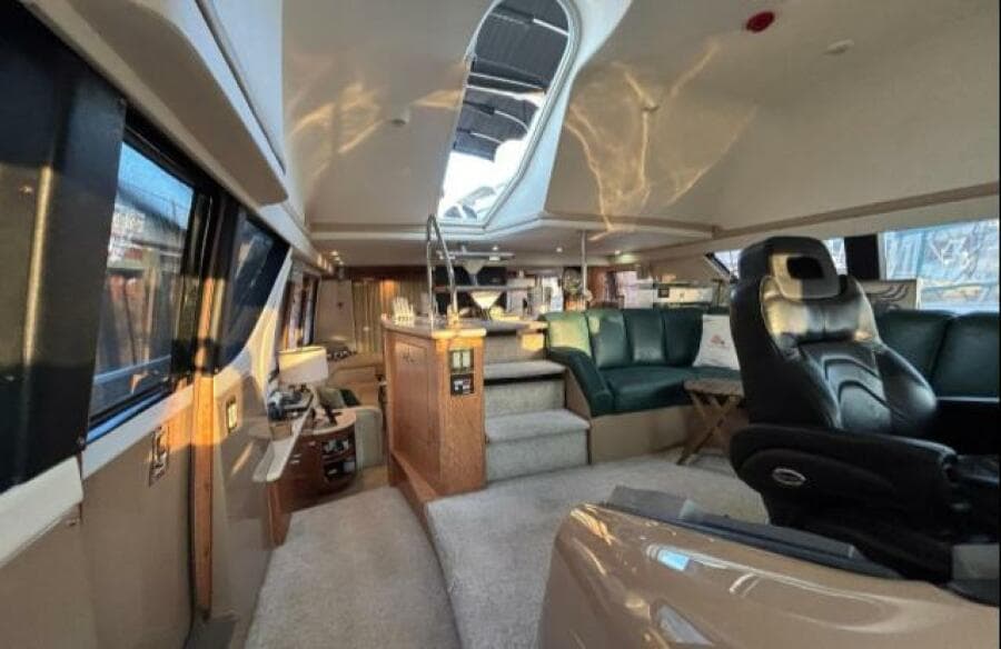 1998 Carver 530 Voyager