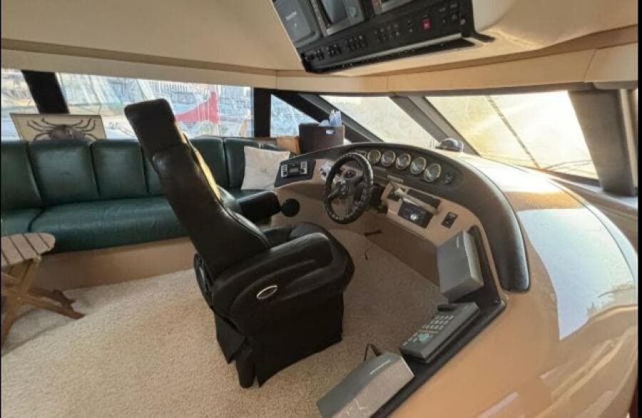 1998 Carver 530 Voyager