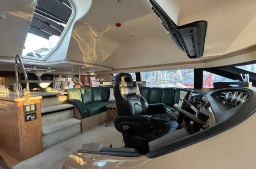 1998 Carver 530 Voyager