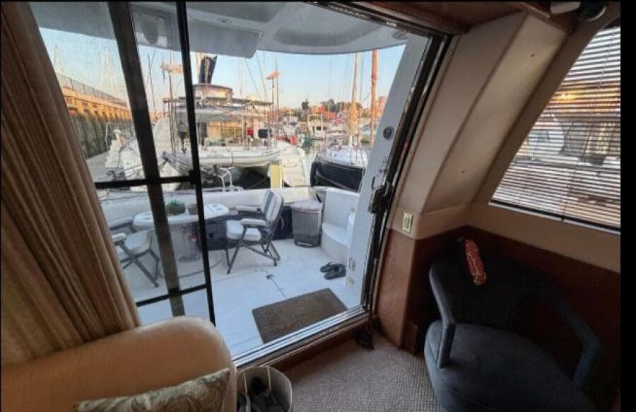 1998 Carver 530 Voyager