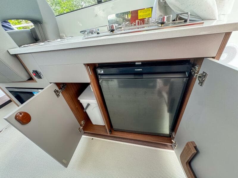 2026 Beneteau Antares 9