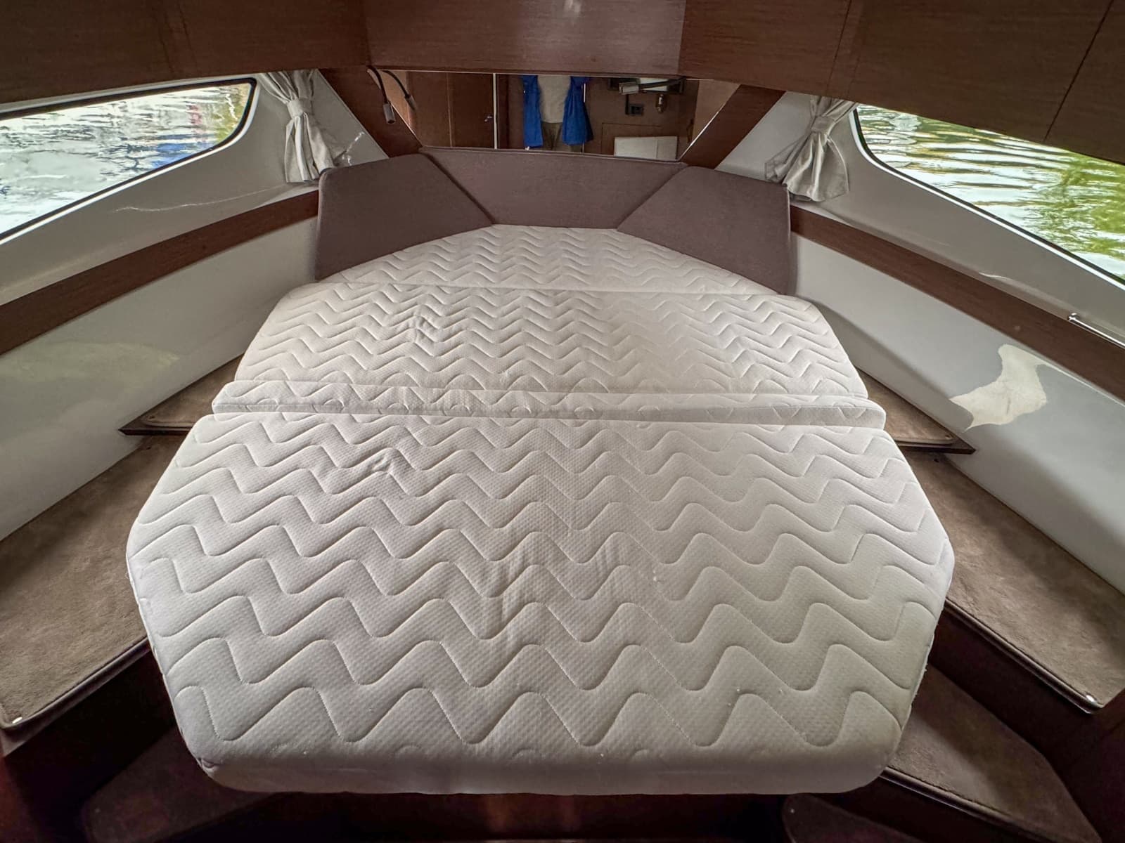 2026 Beneteau Antares 11