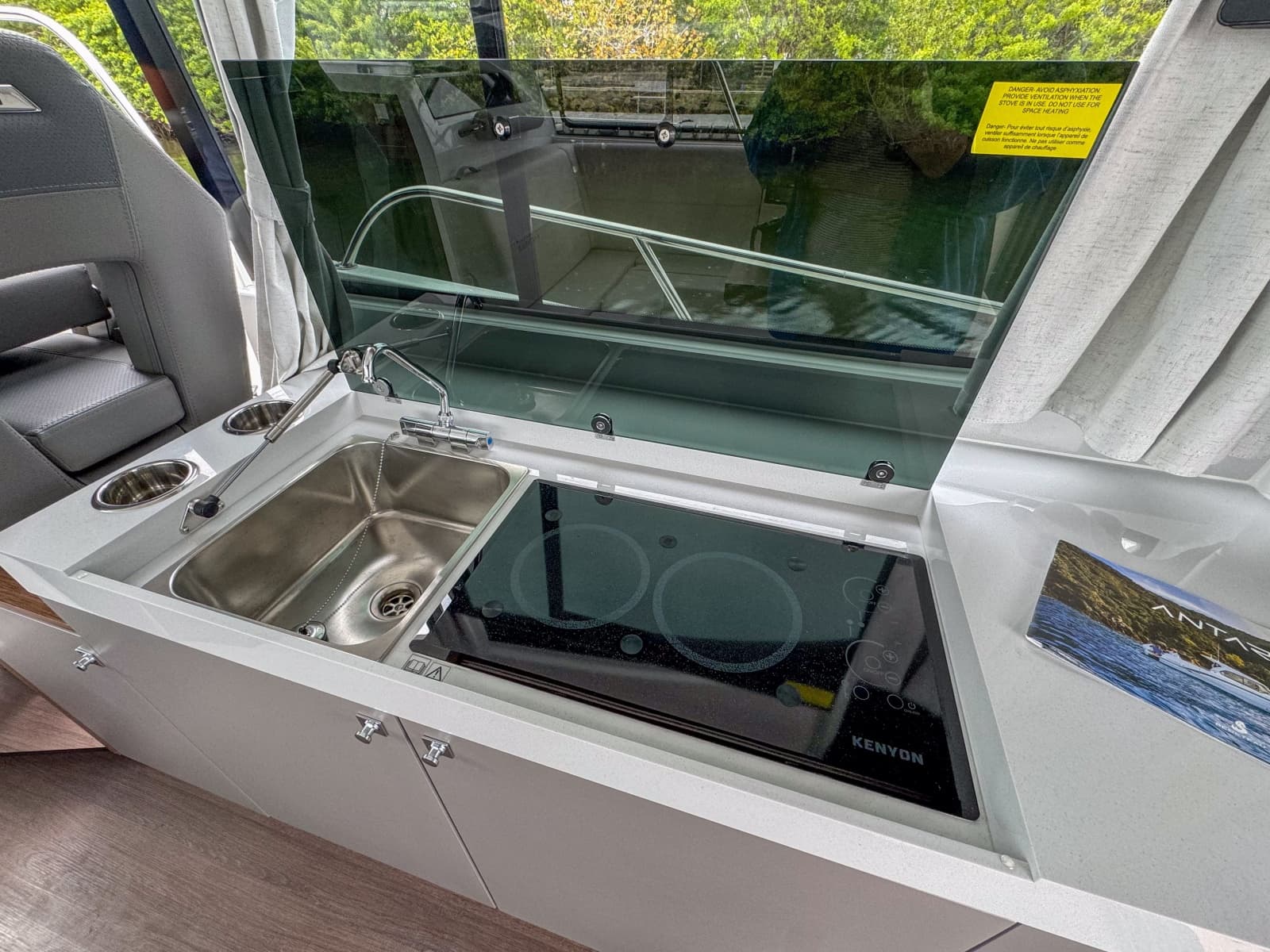 2026 Beneteau Antares 11