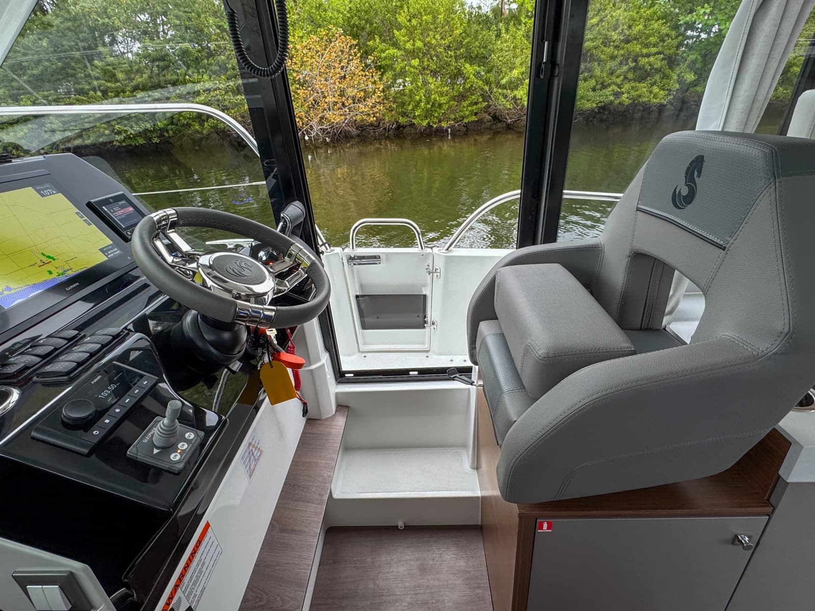 2026 Beneteau Antares 11