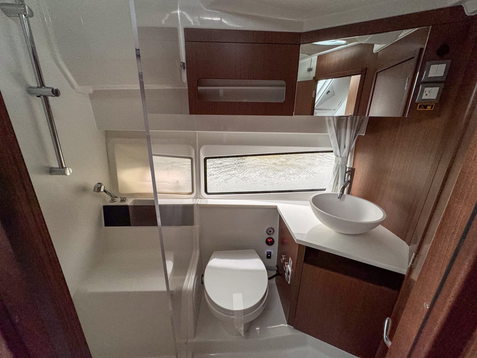 2026 Beneteau Antares 11