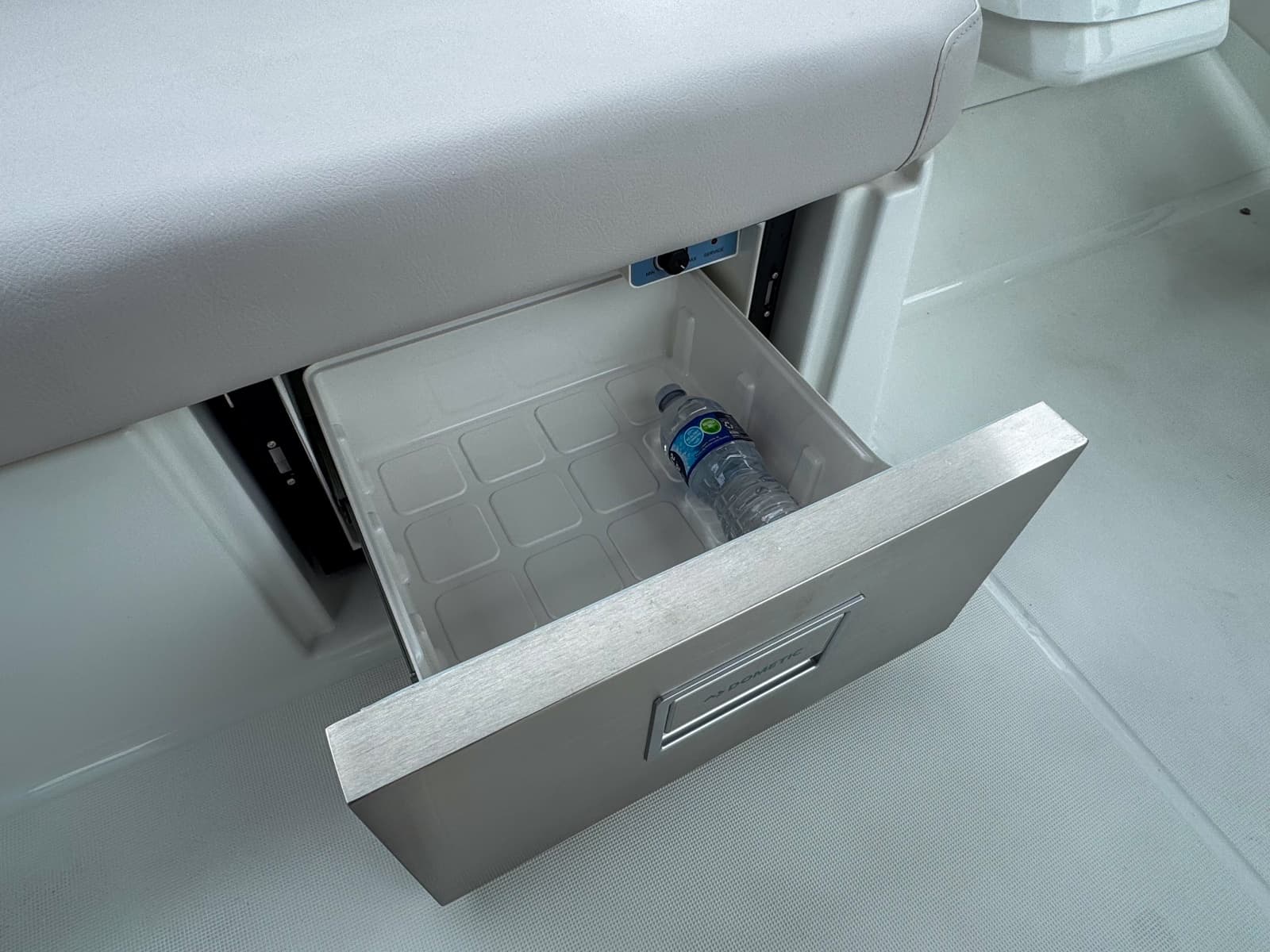 2026 Beneteau Antares 11