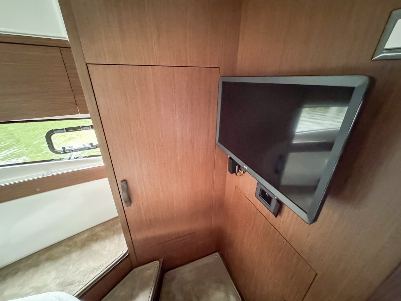 2026 Beneteau Antares 11