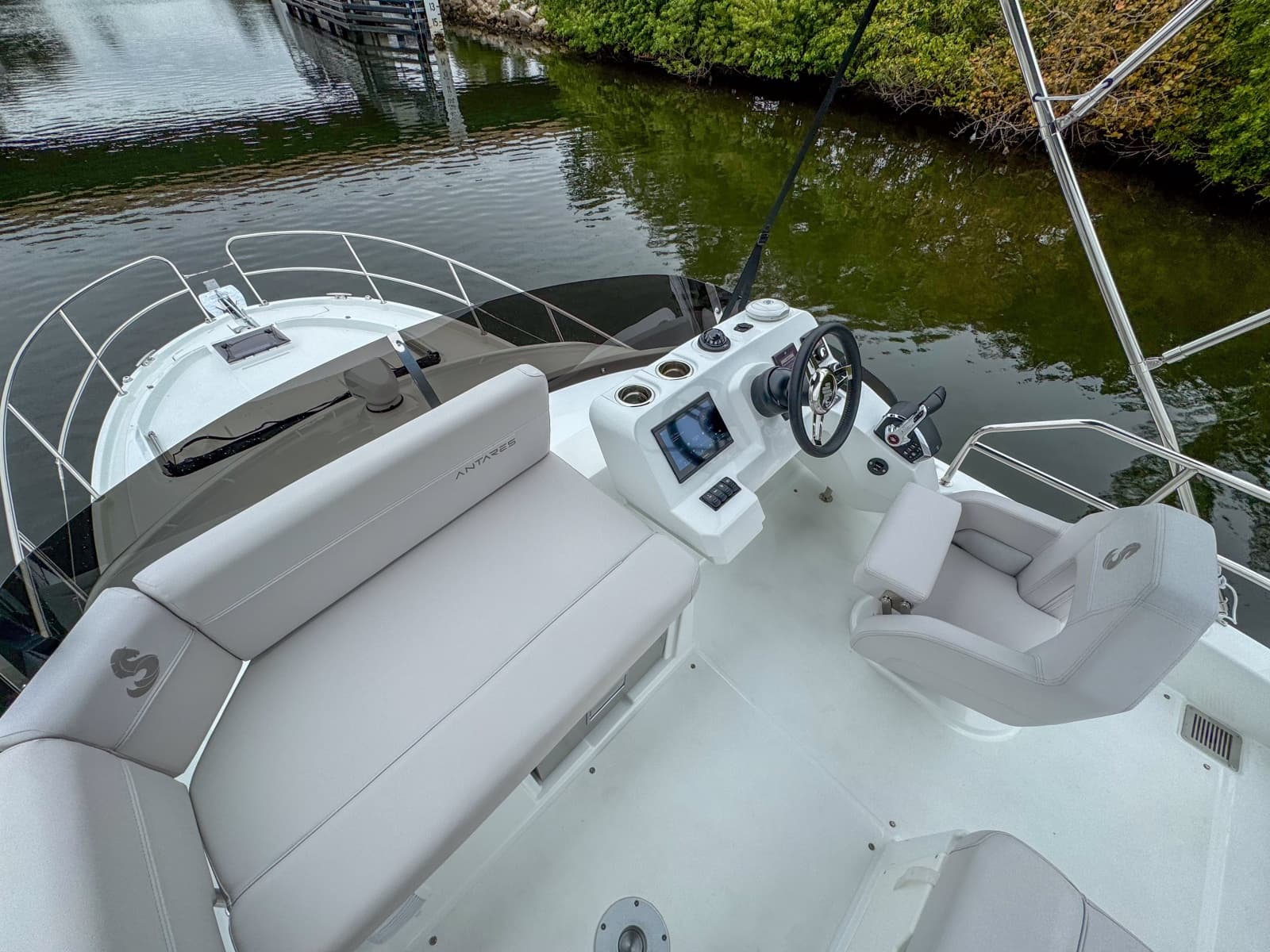 2026 Beneteau Antares 11