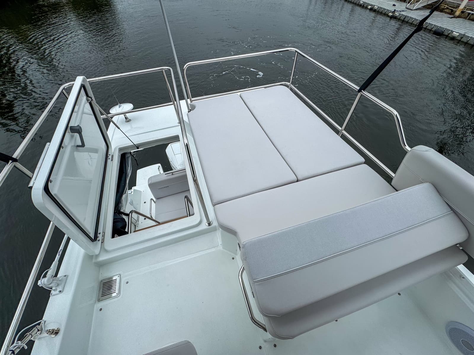 2026 Beneteau Antares 11