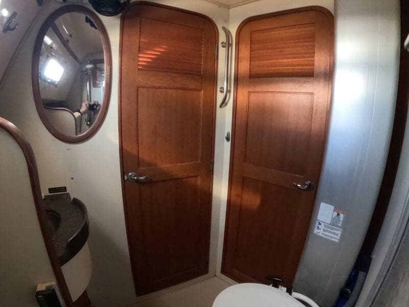 2005 Island Packet 370