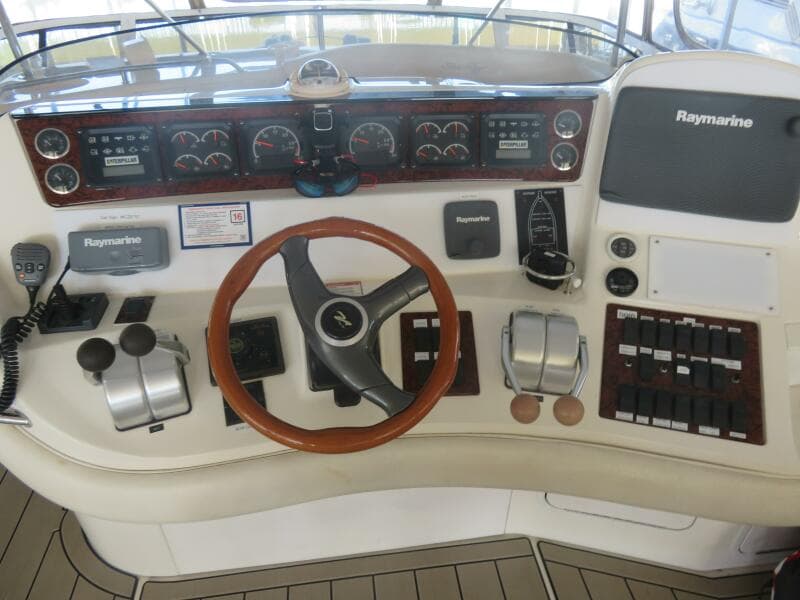 1999 Sea Ray 480 Sedan Bridge