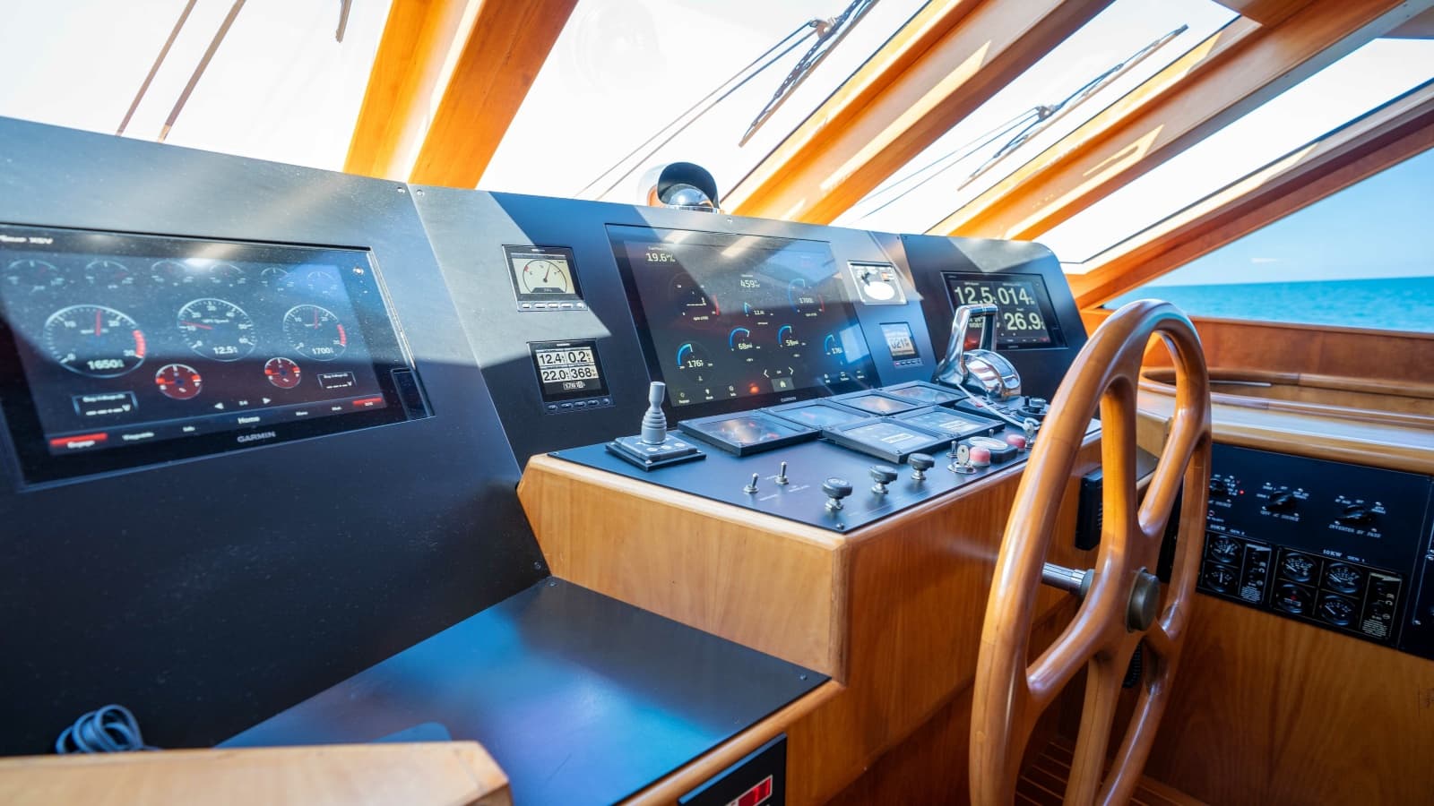 2001 Symbol 62 Pilothouse