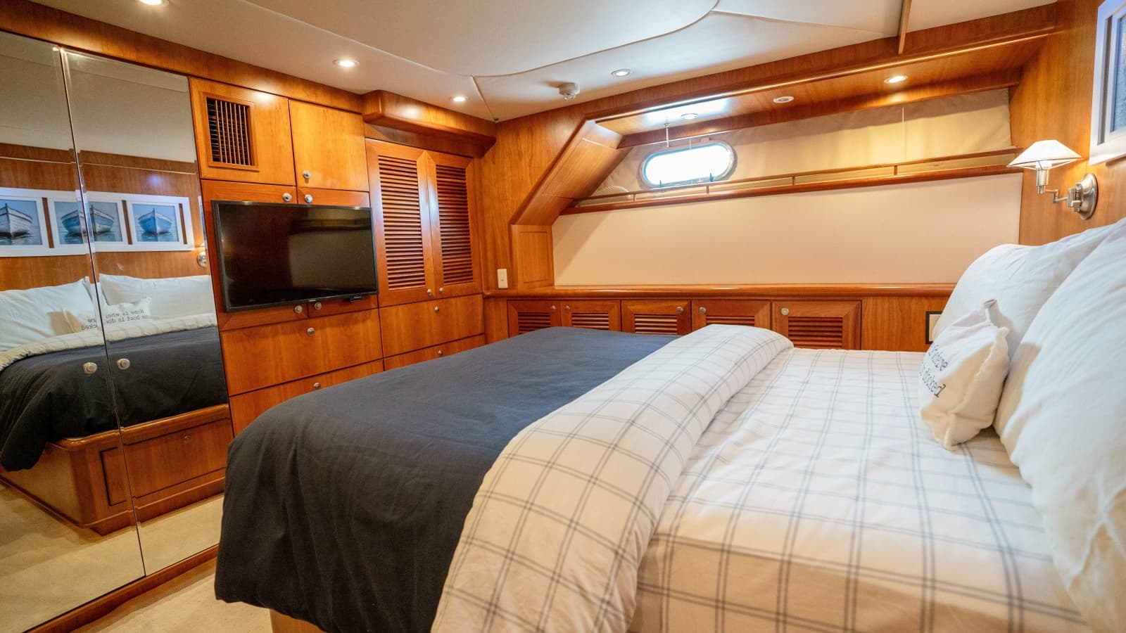 2001 Symbol 62 Pilothouse