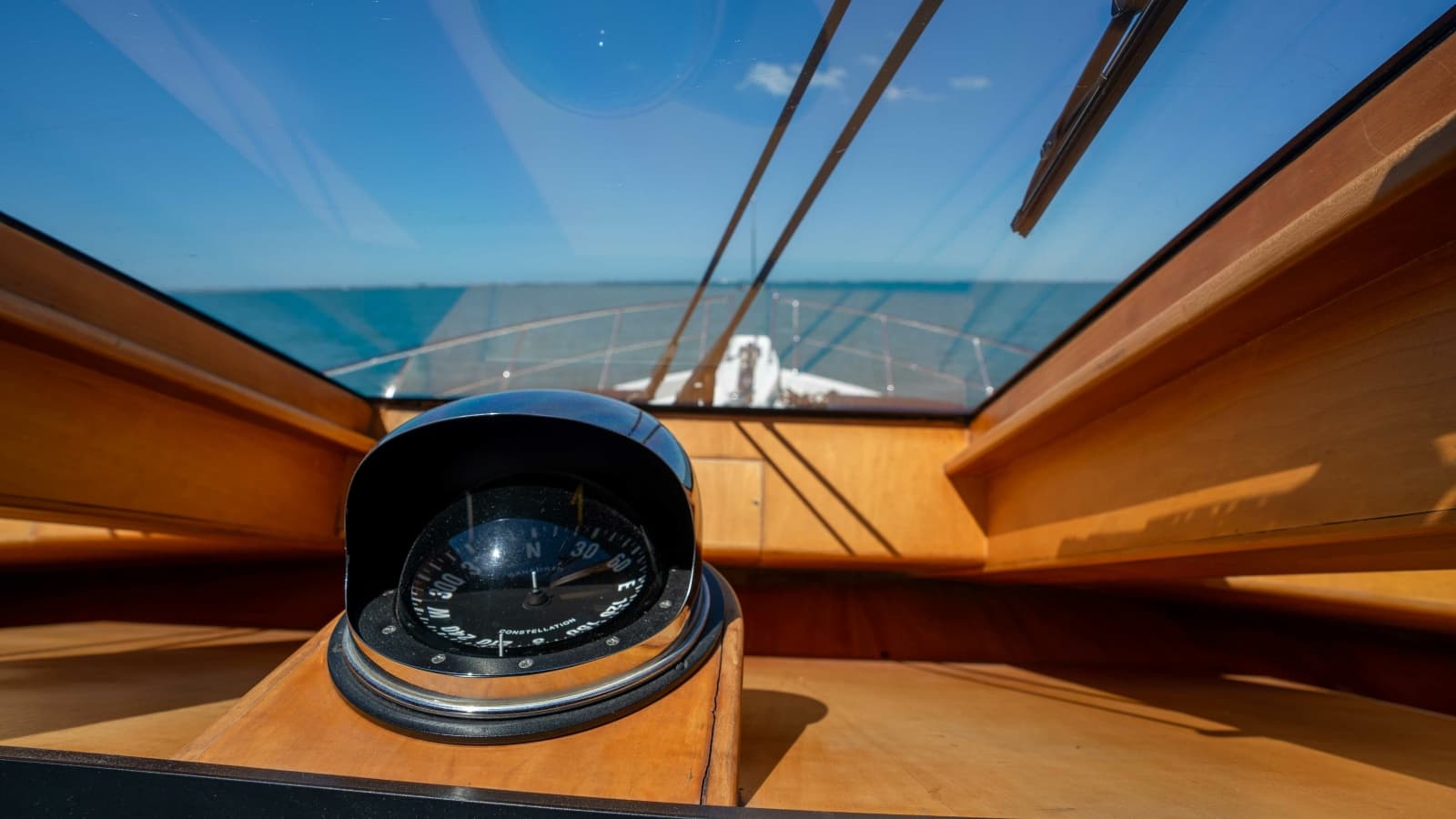 2001 Symbol 62 Pilothouse