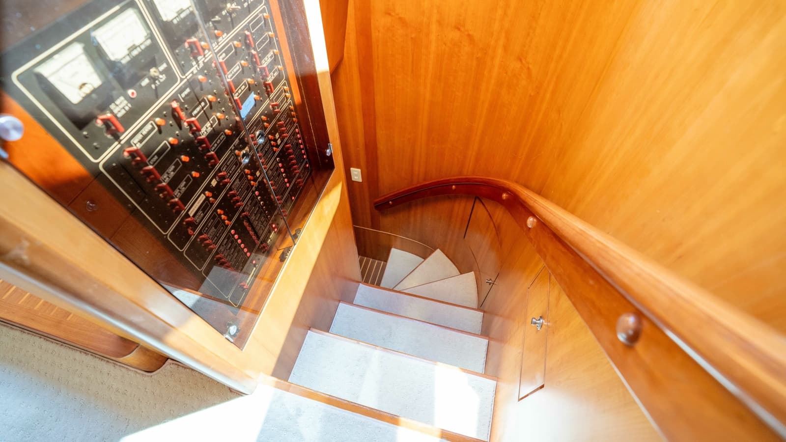 2001 Symbol 62 Pilothouse