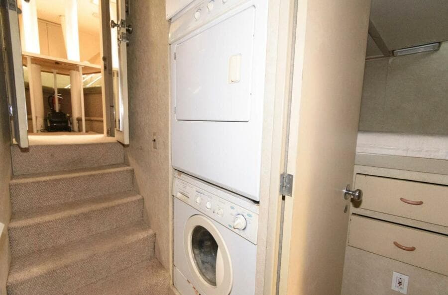 1984 Broward Raised Pilothouse