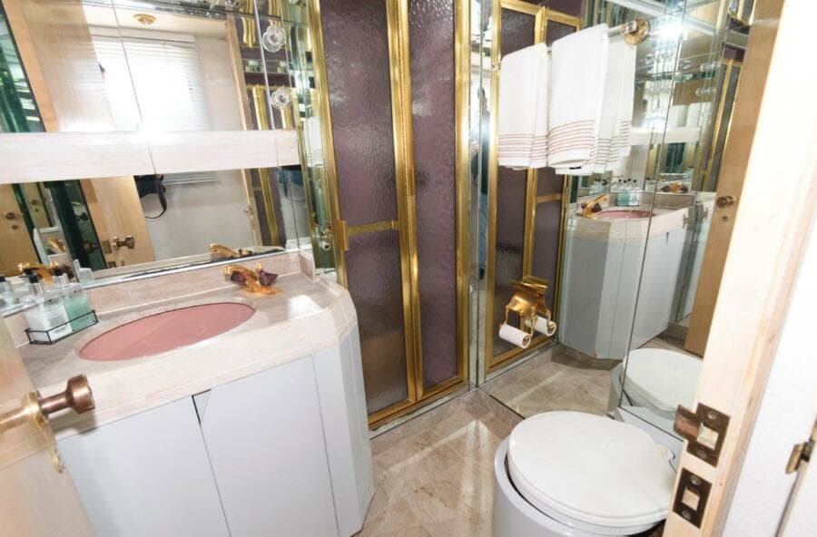 1984 Broward Raised Pilothouse