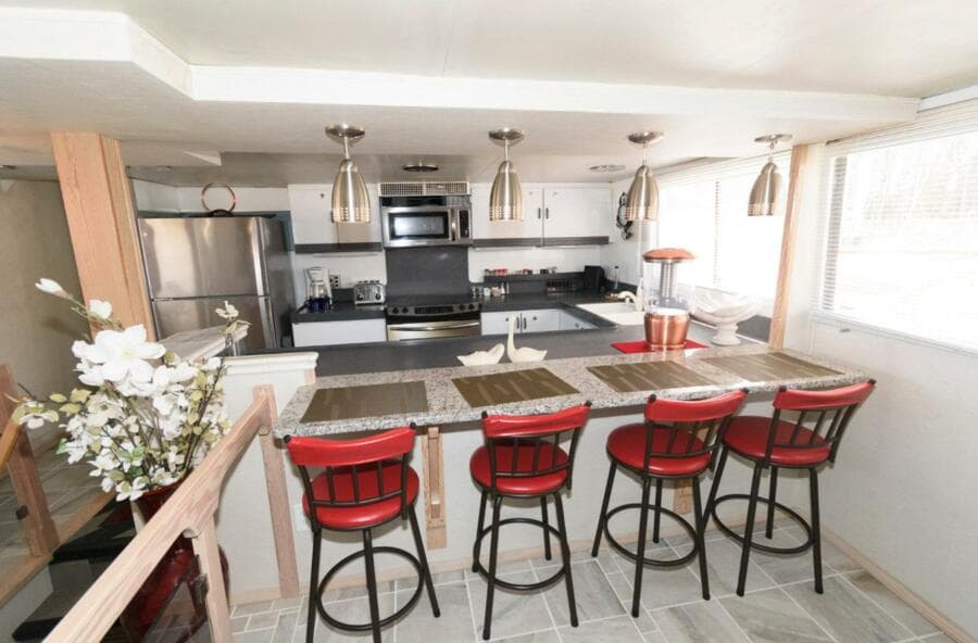 1984 Broward Raised Pilothouse