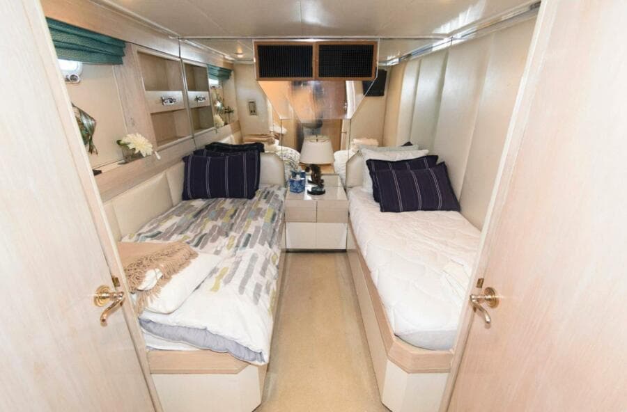 1984 Broward Raised Pilothouse