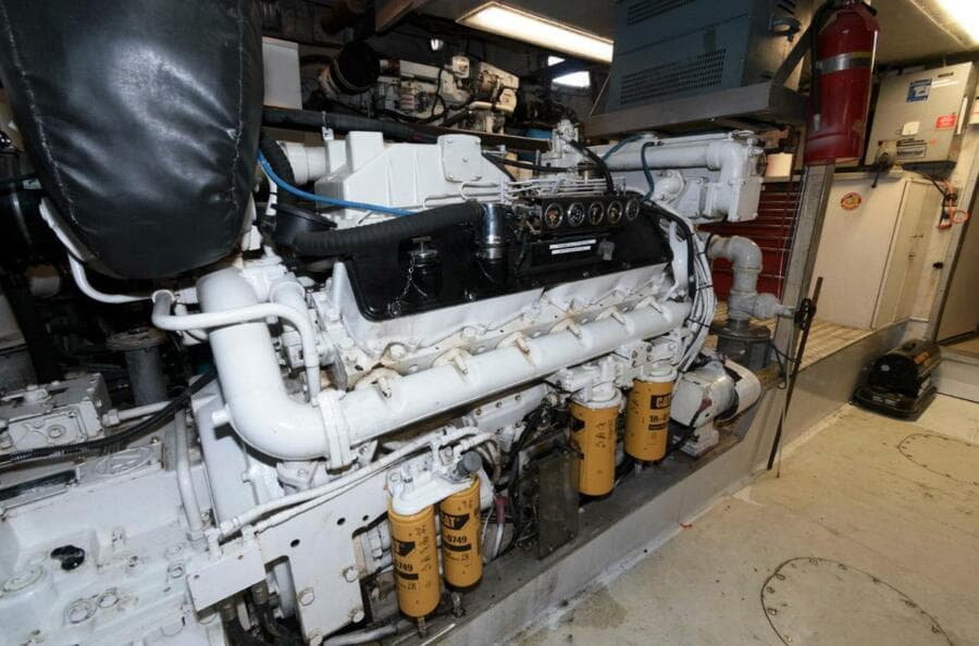 1984 Broward Raised Pilothouse